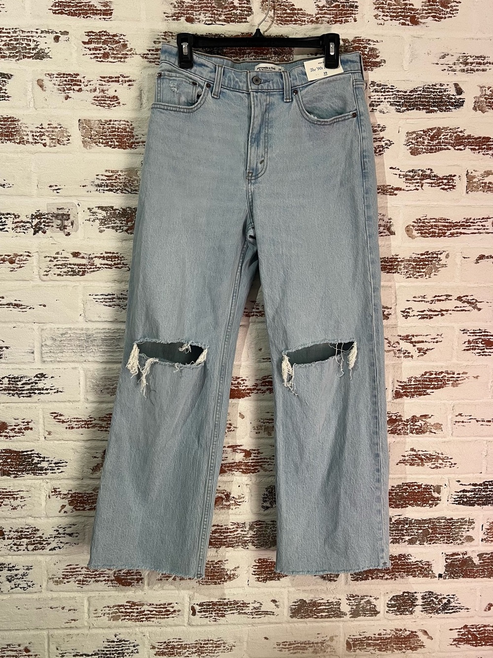 Abercrombie & Fitch High Rise ’90s Relaxed Jeans 29 Short Light Wash Distressed
